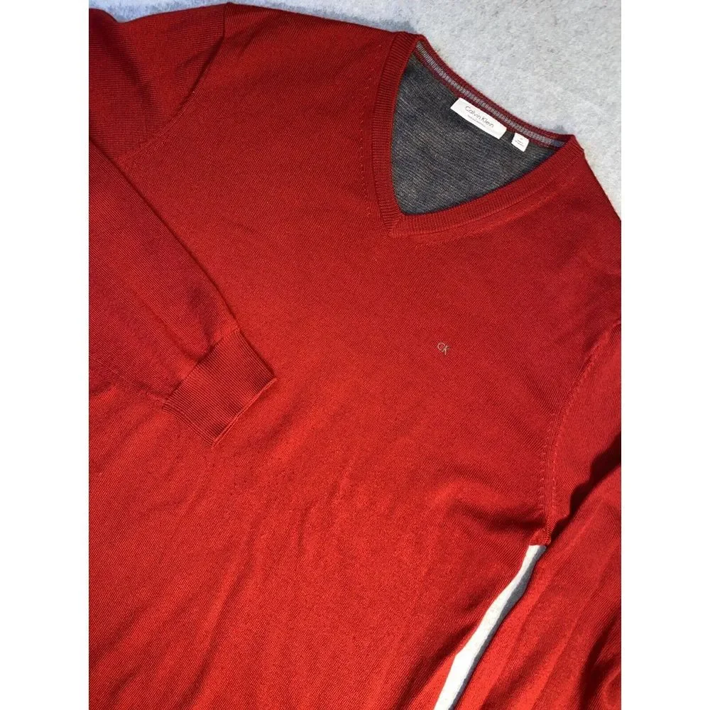 Calvin‎ Klein Classic  Red V-Neck  Sweater. Size XL. Fits large.